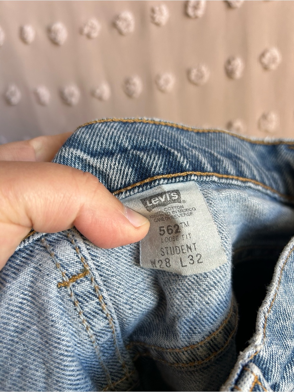 Levi’s Vintage Women’s Orange Tab 562 Student Loose Fit Sz 28x32 Light Wash - Picture 6 of 6